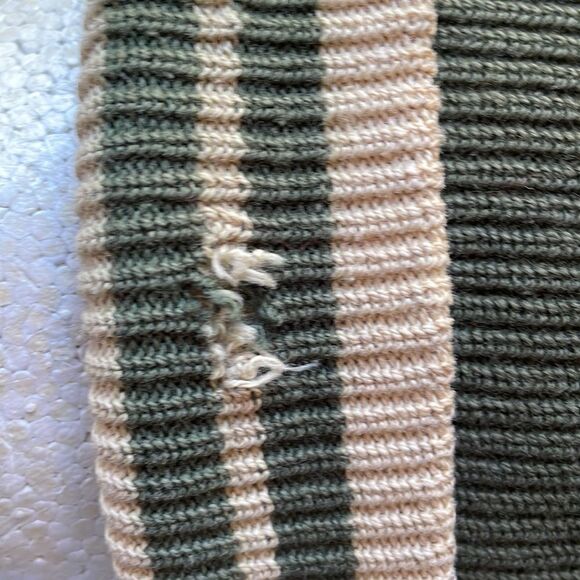 Vintage green & tan knit beanie cap with unique vinyl circle & pom pom on top - Picture 4 of 6